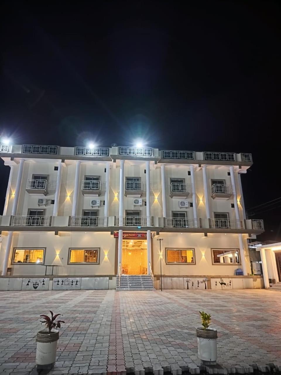 Mangalam Palace Seoni  Esterno foto